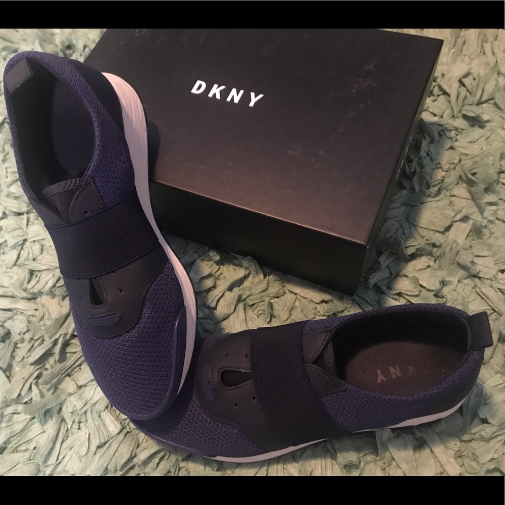 Donna Karan ASTOR-SLIP ON SNEAKER